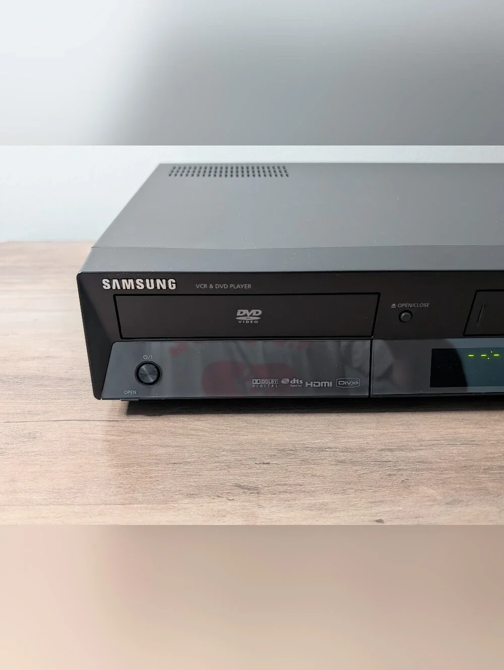 Samsung DVD-V9700 DVD/VCR Player Combo Tested - Works - Comes W/ AV Cable HDMI